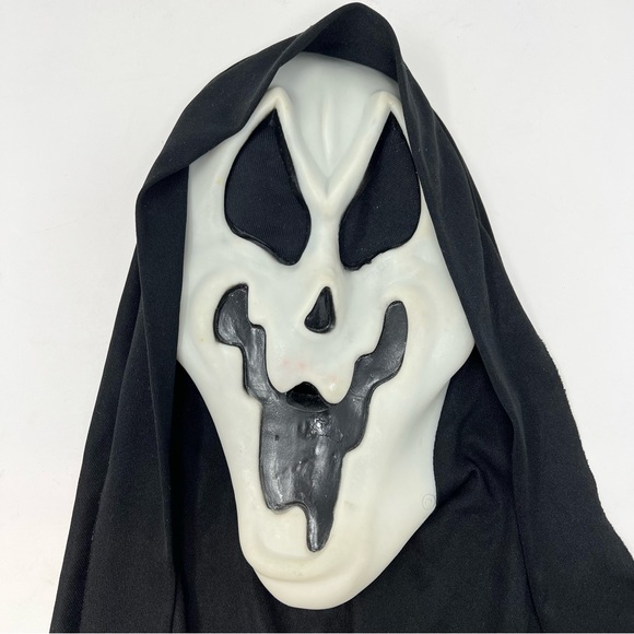 Easter Unlimited Ghostface Mask 9206 Squiggly Mouth Fun World Costume Scream - Picture 2 of 10